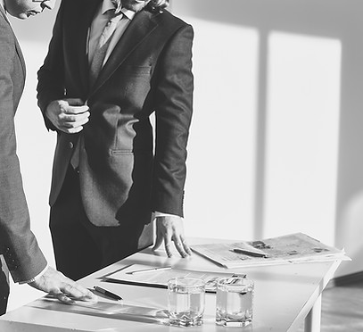 uomini Ad revisione del contratto