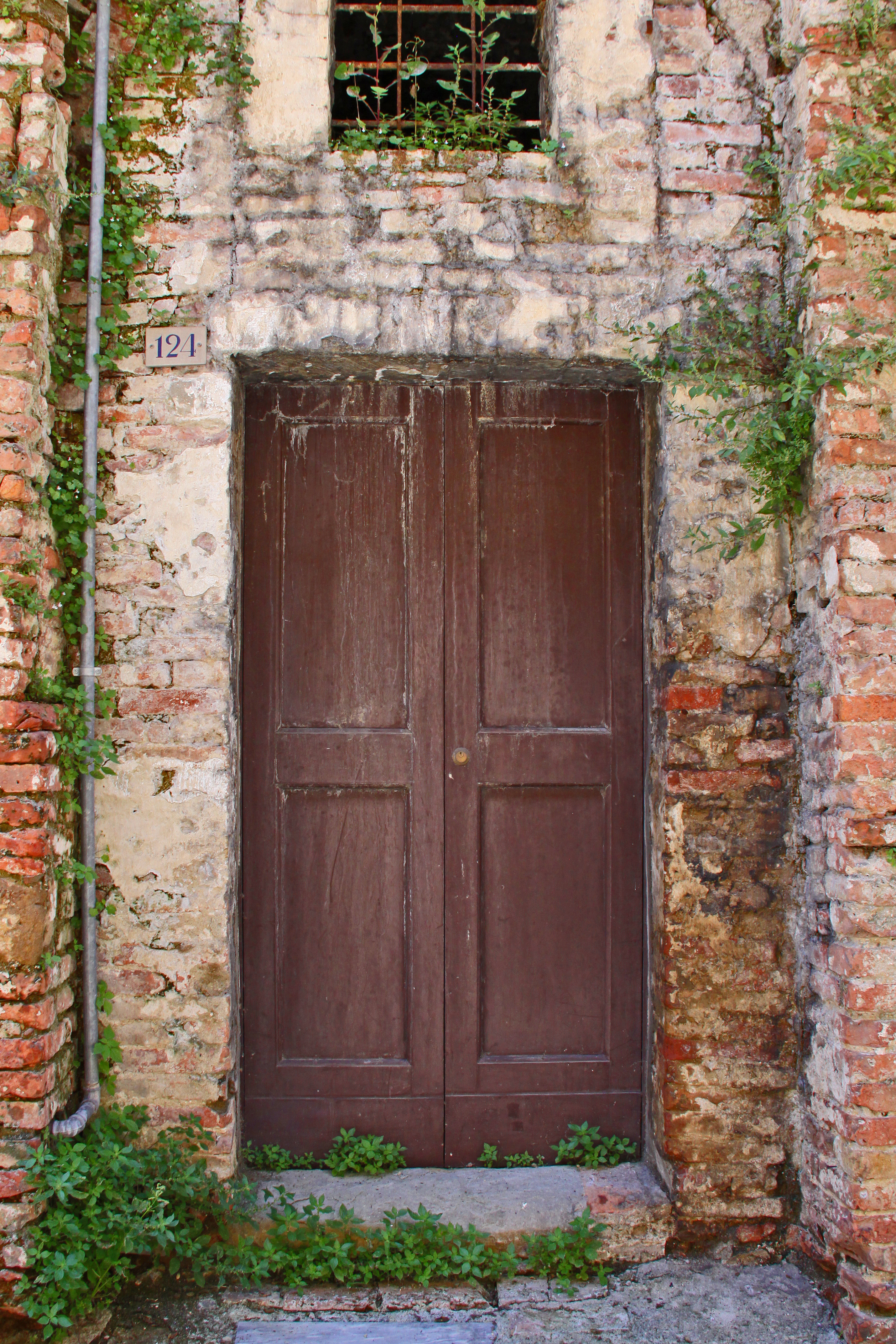 Door 09