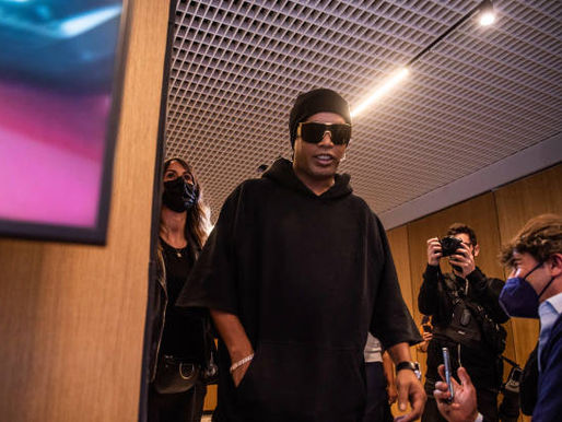 RONALDINHO, EL ASTRO BRASILEÑO QUE ESTÁ EN DECADENCIA