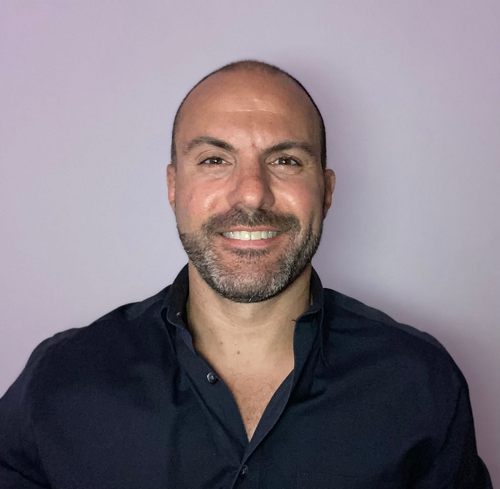 Andrew-Headshot-2022.jpg