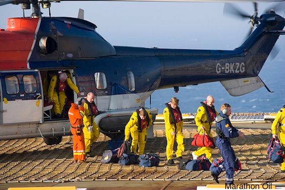 marathon-oil-helideck-workers-2