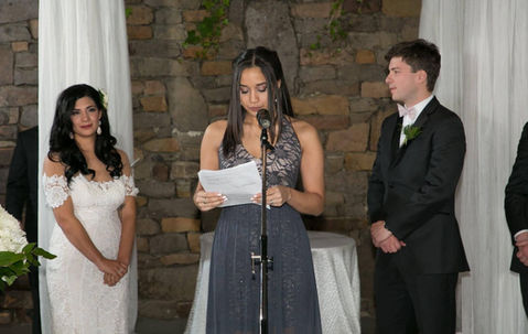 NYC Latina Officiant Leah V speaking at a wedding
