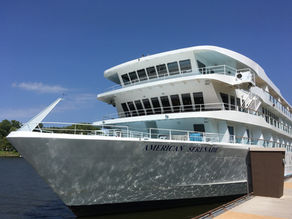 River Boats Red Wing Visits