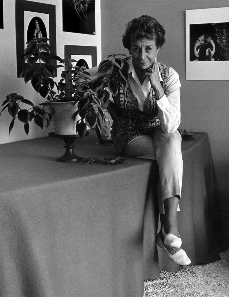 71a19-Ruth Bernhard-Joan Murray-1971
