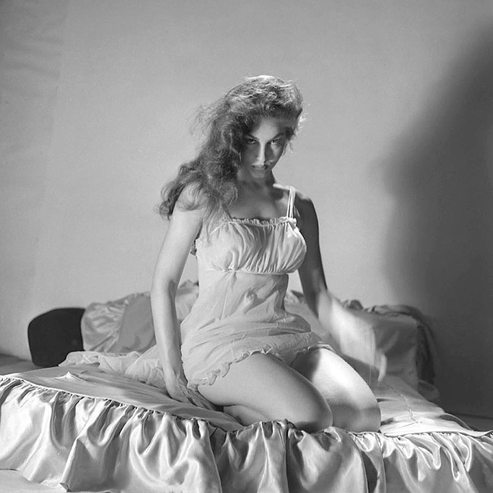 58a6-Julie Newmar-PeterBasch-1958