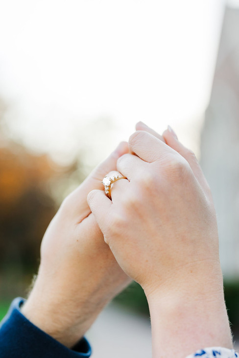 5️⃣ Iconic University of Richmond tower engagement photo