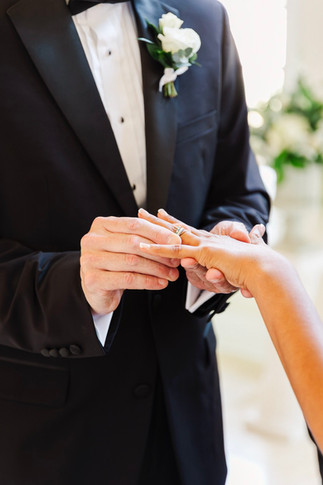 Beautiful wedding ceremony at Nyiela and Don’s family home, captured by a Richmond Virginia wedding photographer