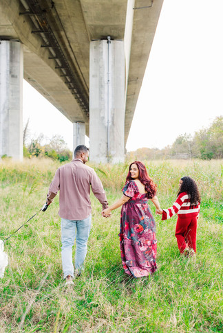 	5.	Family maternity session with dog at Belle Isle Richmond