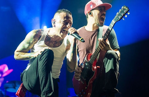 Mike Shinoda fala sobre personalidade de Chester Bennington em entrevista