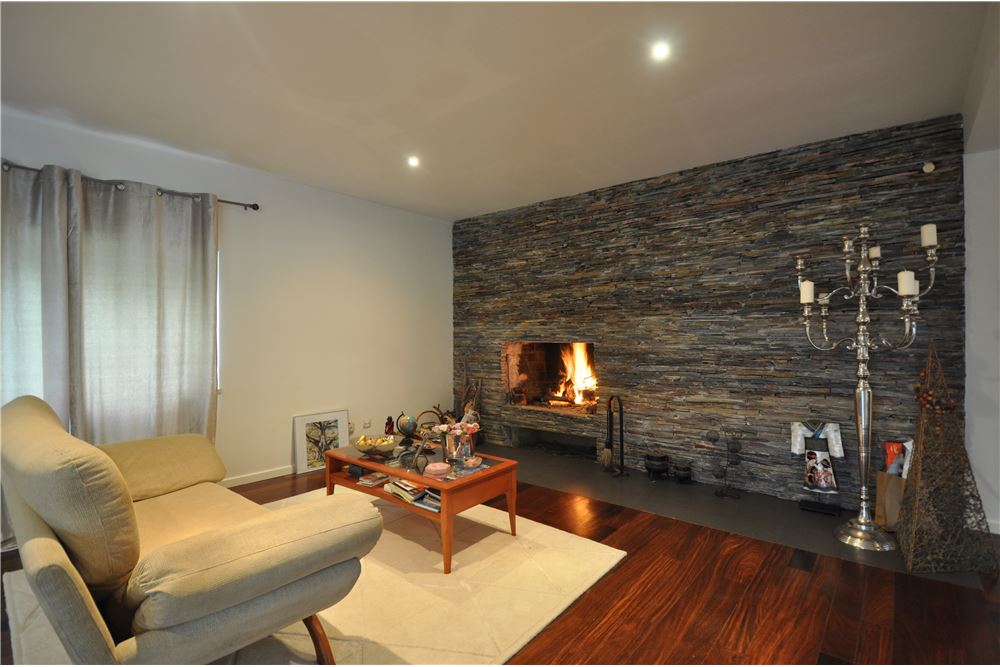 Moradia - T5 - Venda