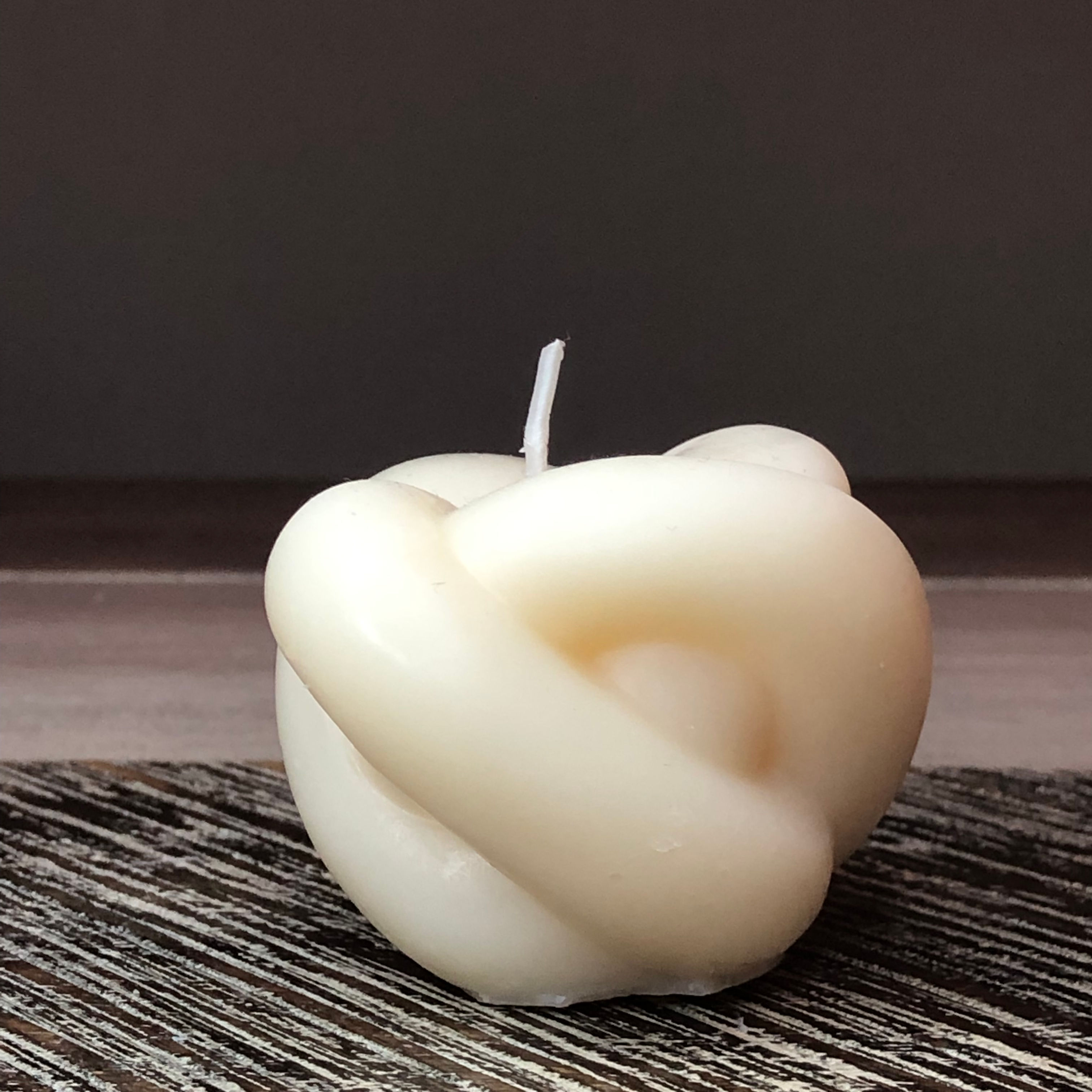 Κερί Γλυπτό "Κόμπος", χρώμα μπεζ φυσικό, σε 10 αρώματα