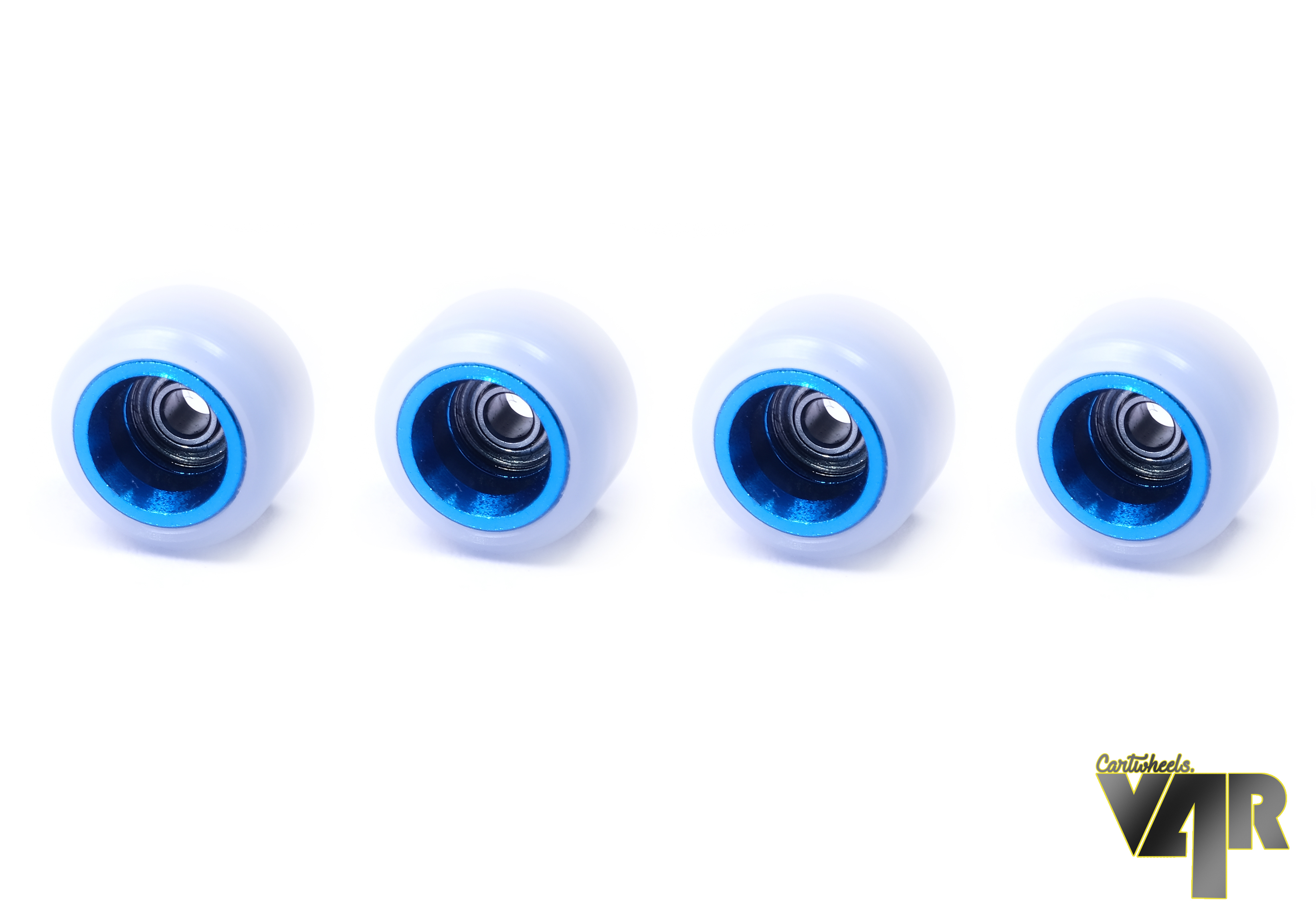 V4R CLASSIC WHITE WHEEL WITH BLUE CORE (7.5M)