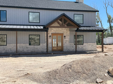 Grey Jericho stone for residential architecture