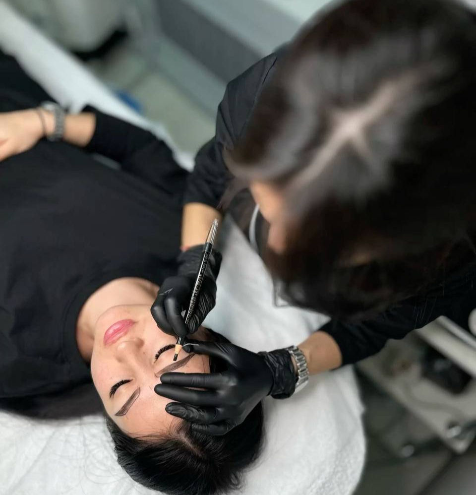 Why Choose Semi-Permanent Makeup for Your Beauty Needs?