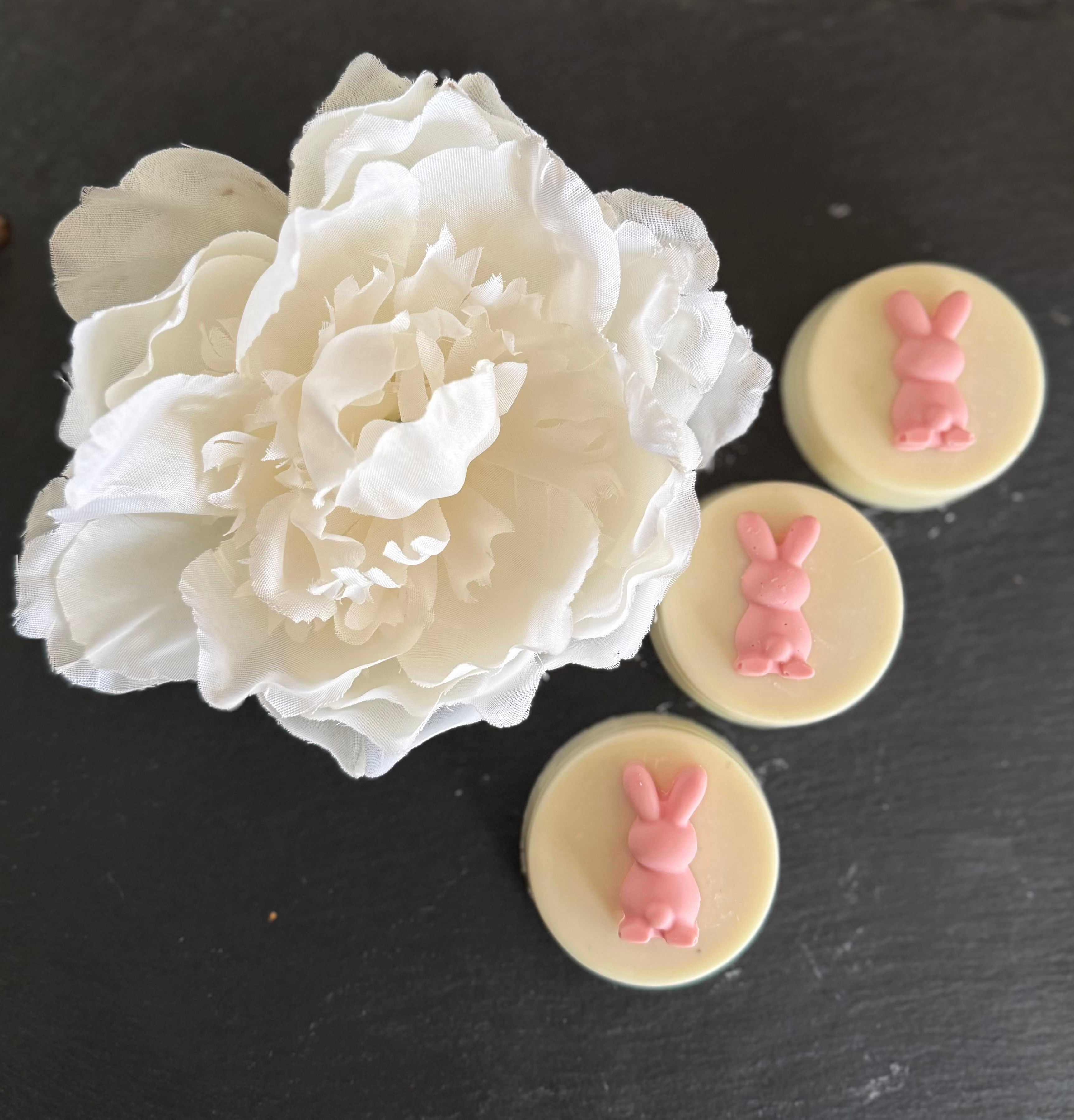 Easter Chocolate-covered oreos