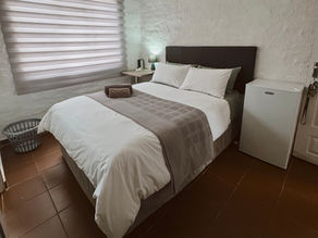 Discover Your Ideal Stay: Guesthouse 15km from Booysendal South Mine with Amenities for Contractors