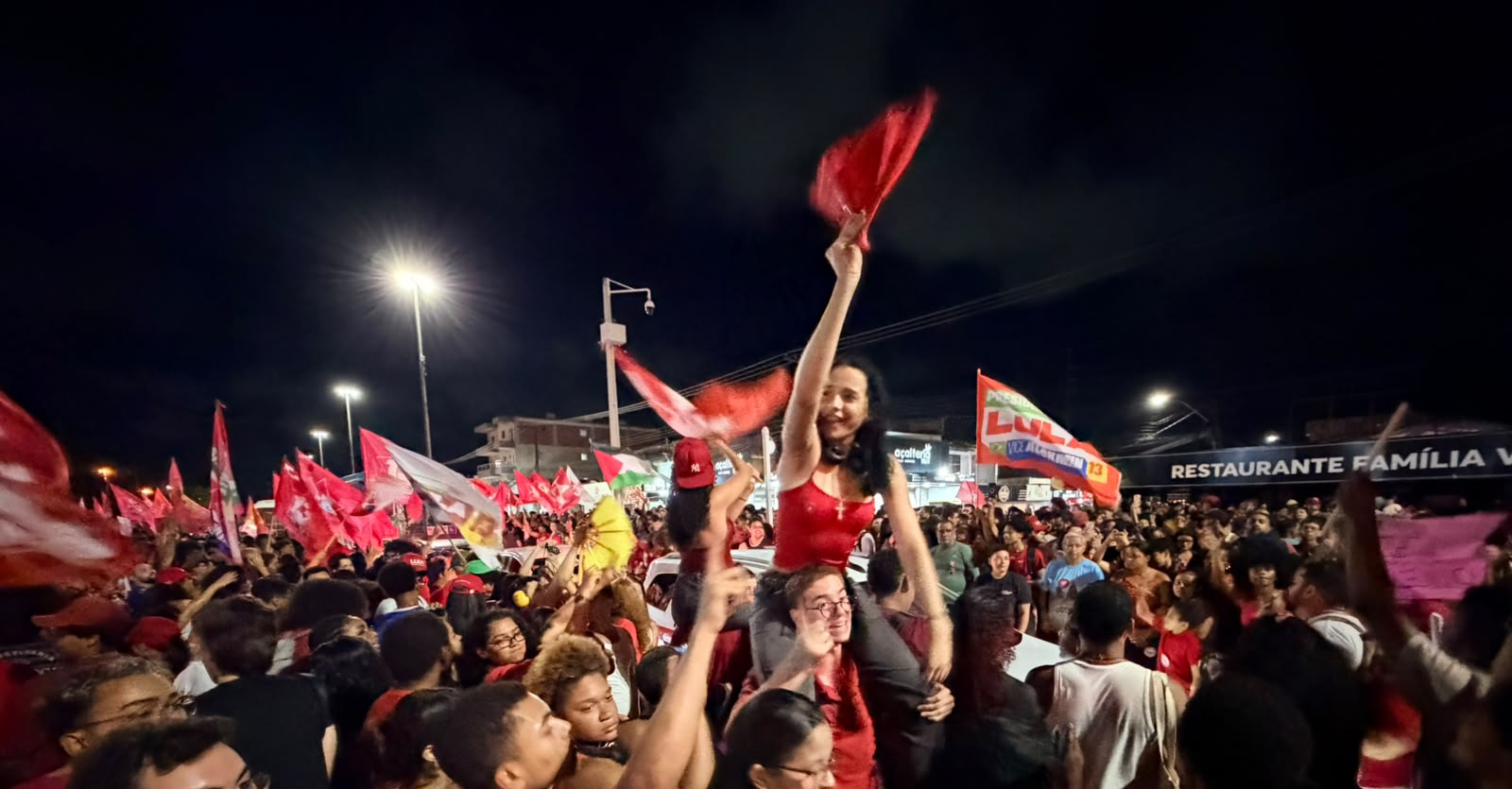 Manifestação dos estudantes pró-Lula | Foto: Turré