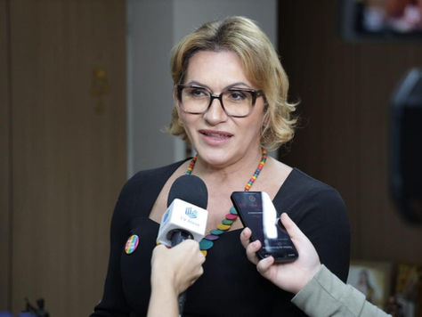 "PLs do Governo de Sergipe para aquisição de R$ 1,5 bilhão em empréstimos são ilegais e cheques em branco", diz Linda Brasil