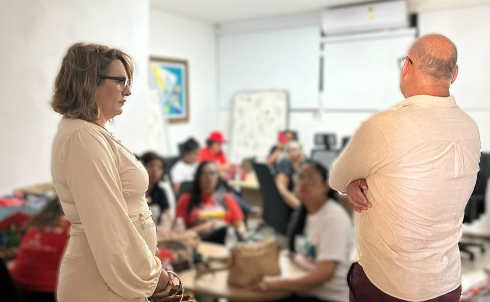 Linda Brasil cobra diálogo do Governo de Sergipe com os profissionais da educação