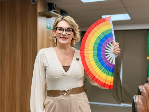 Linda Brasil comemora sanção da Lei que previne e enfrenta a violência obstétrica em Sergipe