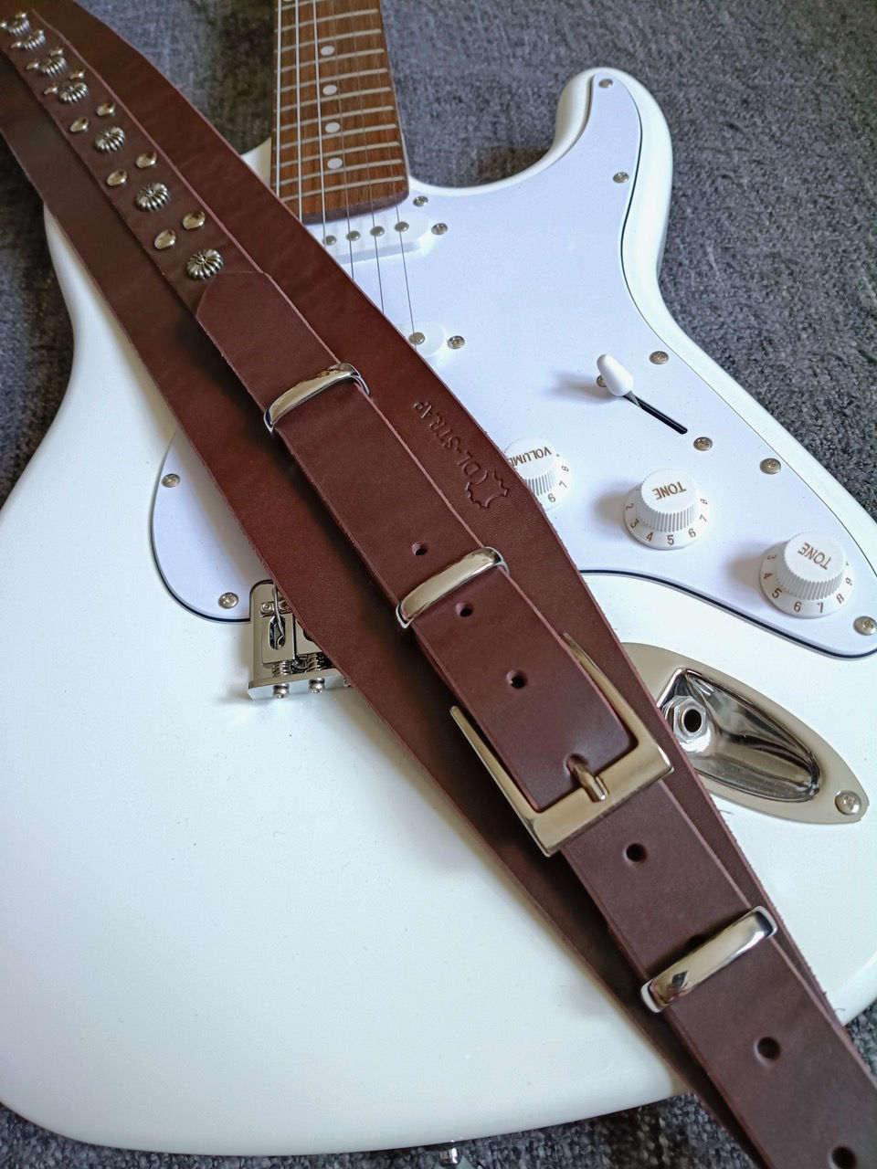 Miniature : Sangle LARGE CUSTOM en cuir pour Guitare ou Basse