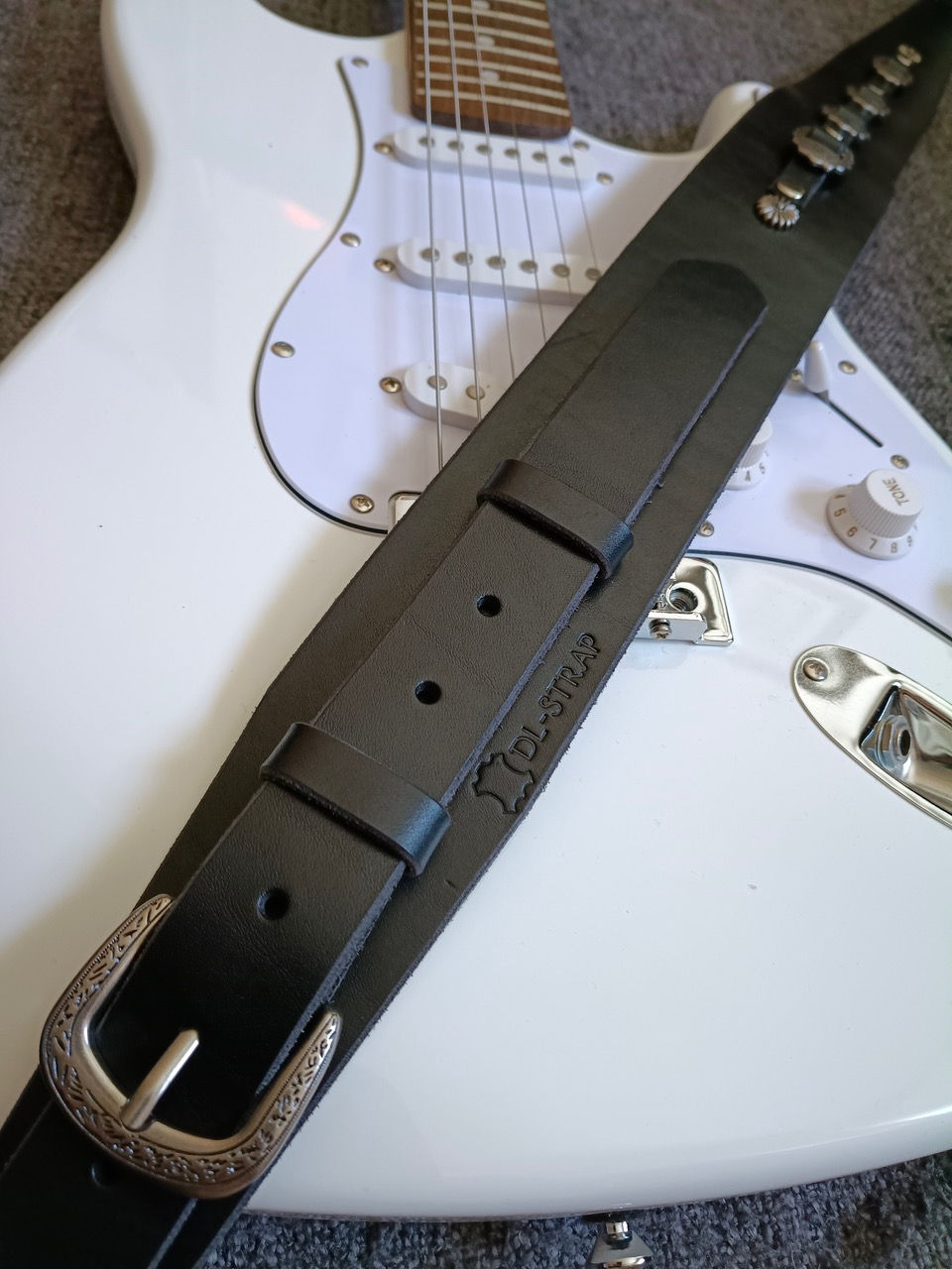 Miniature : Sangle CUSTOM en cuir pour Guitare ou Basse