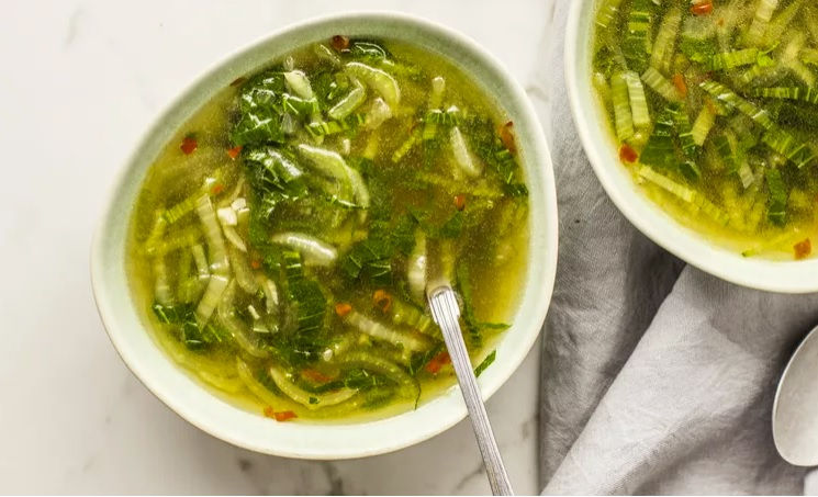 Csirkés pak choi leves