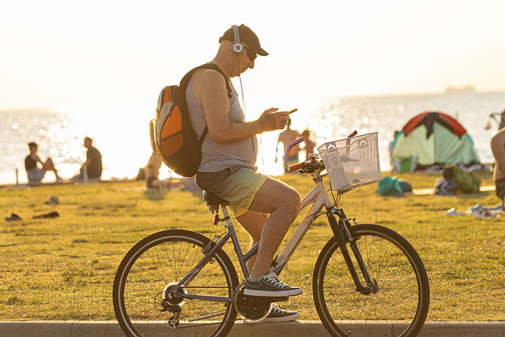 Can (and should) bicyclists in Florida wear headphones?