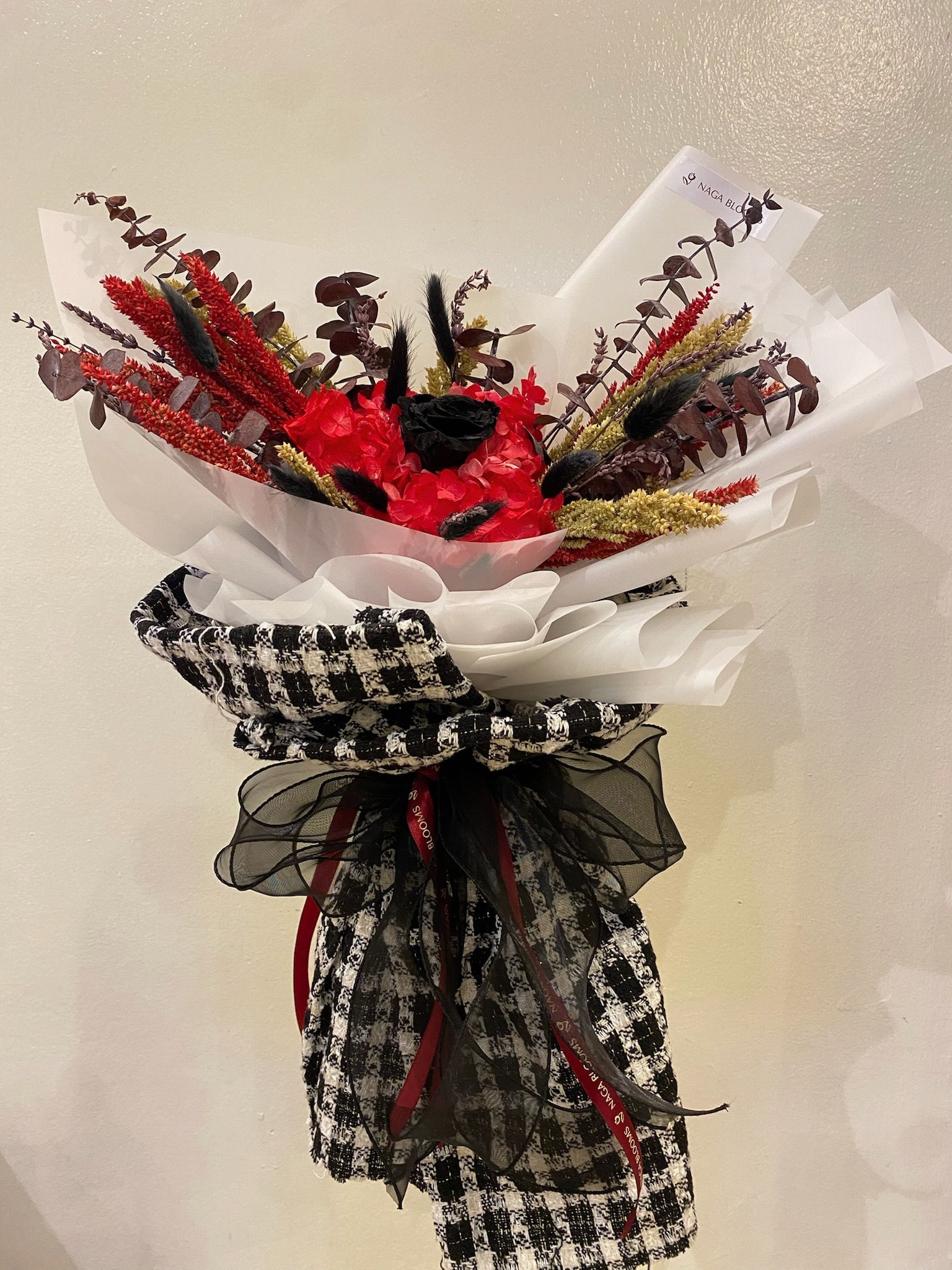 1-stem Preserved Black Rose Tweed Bouquet