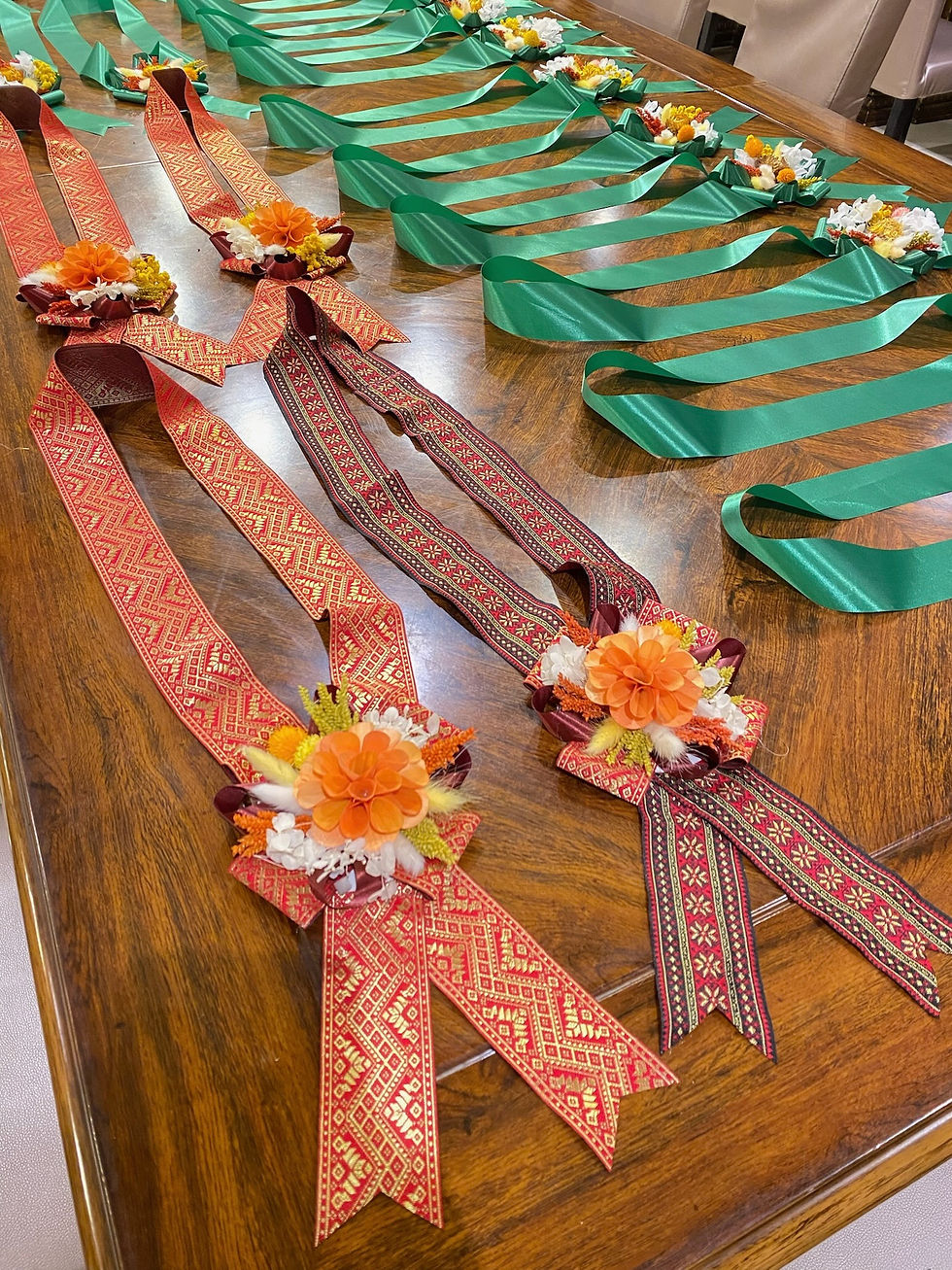 Thumbnail: Yellow and Orange Color Scheme Neck Garland