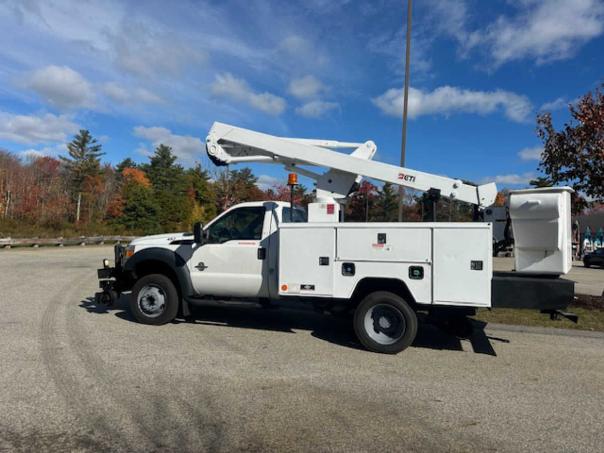 2015 Ford F550 42' ( Working Height )  Hi Rail  Bucket Truck