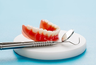protese-dentaria-de-silicone.jpg