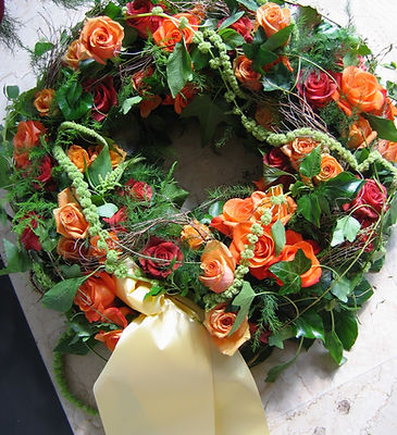 Trauerkranz mit Rosen