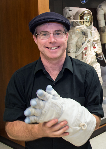 Conozcamos A Andy Weir conozcamos-a-andy-weir