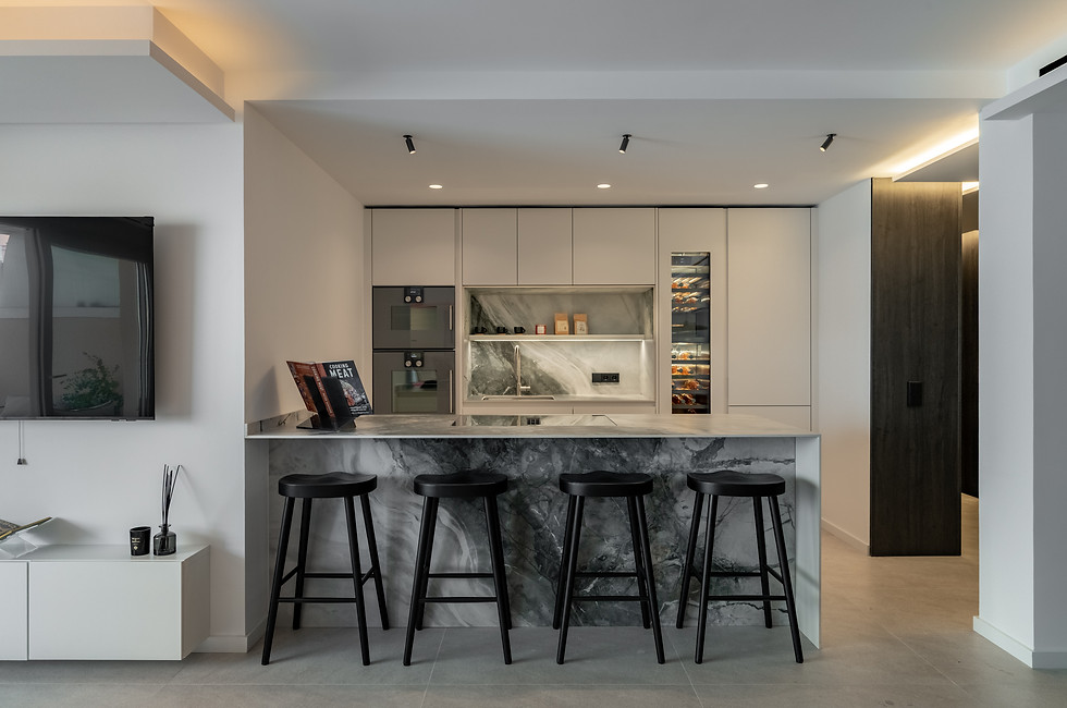 penthouse - 039.jpg