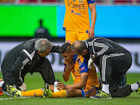 Ayala sufrió una contusión en la cara; habría sido operado de la mandíbula