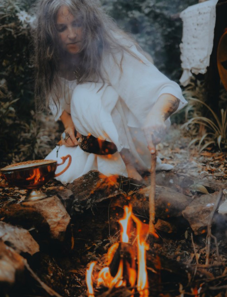 Mutable Fire Full Moon Sagittarius ♐︎ 9 deg Fire 🜂 Sun 31st May