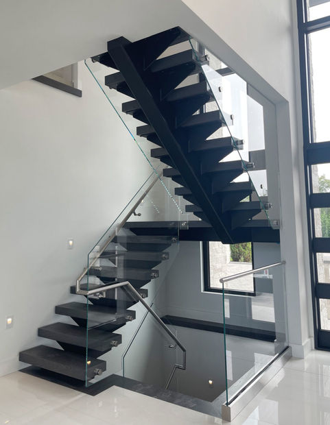 glass-panel-railings-ss-02-768x990.jpg