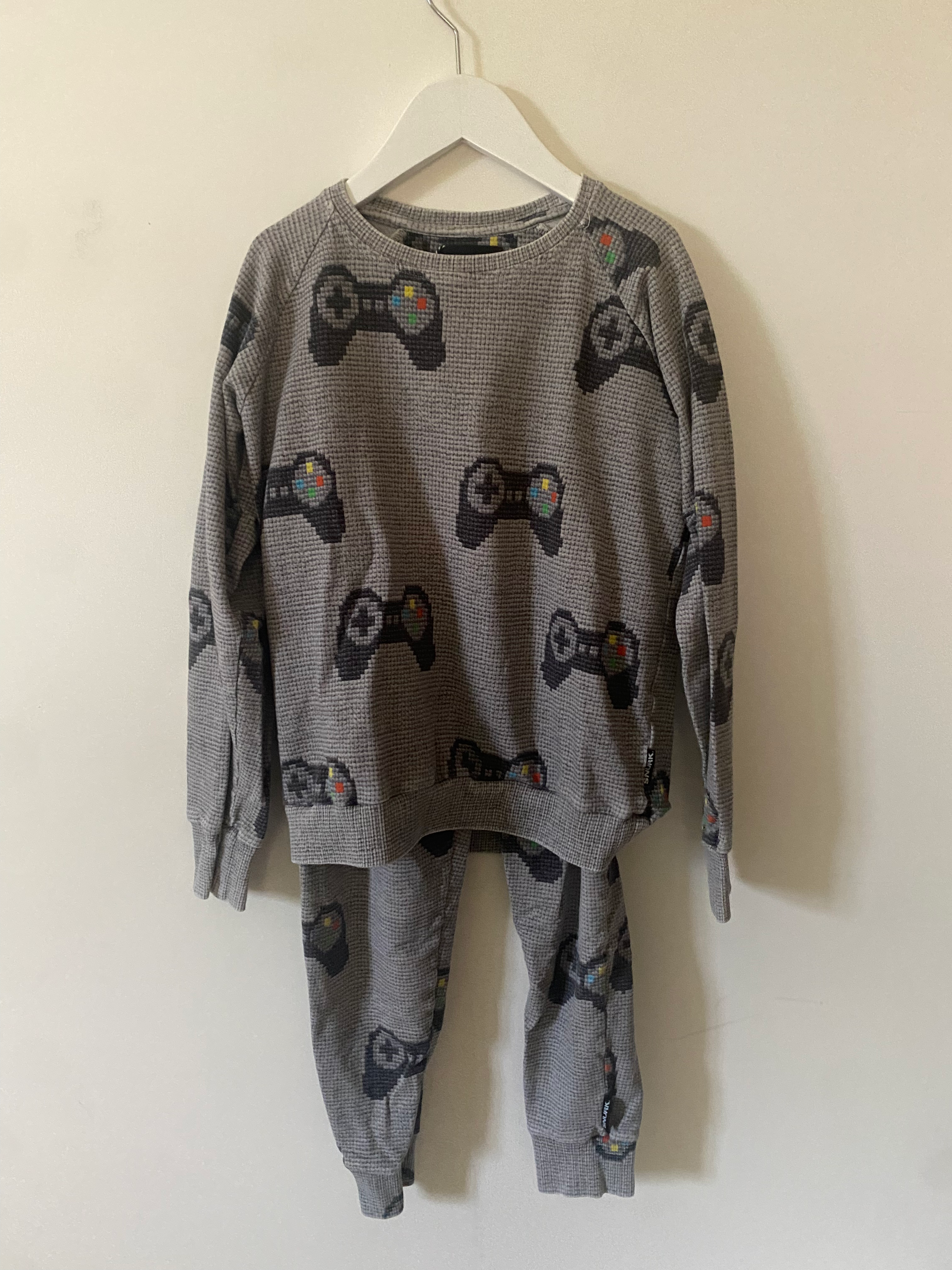 grijze pyjama console print snurk 152