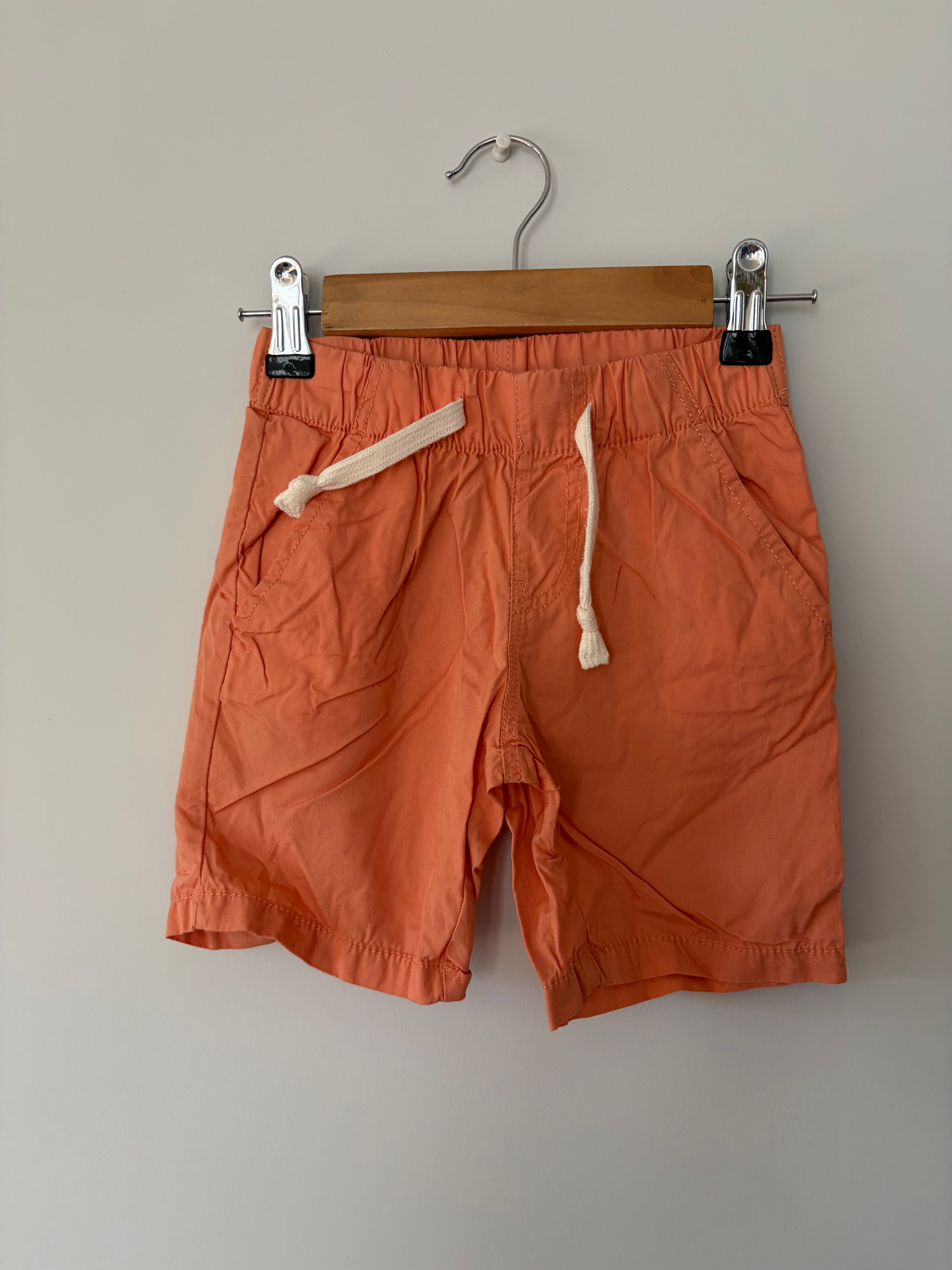zalmkleurige short h&m 98
