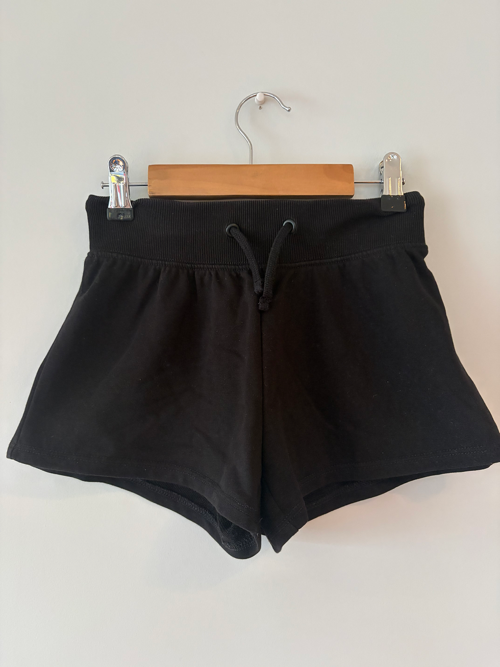 Thumbnail: zwart shortje h&m 140