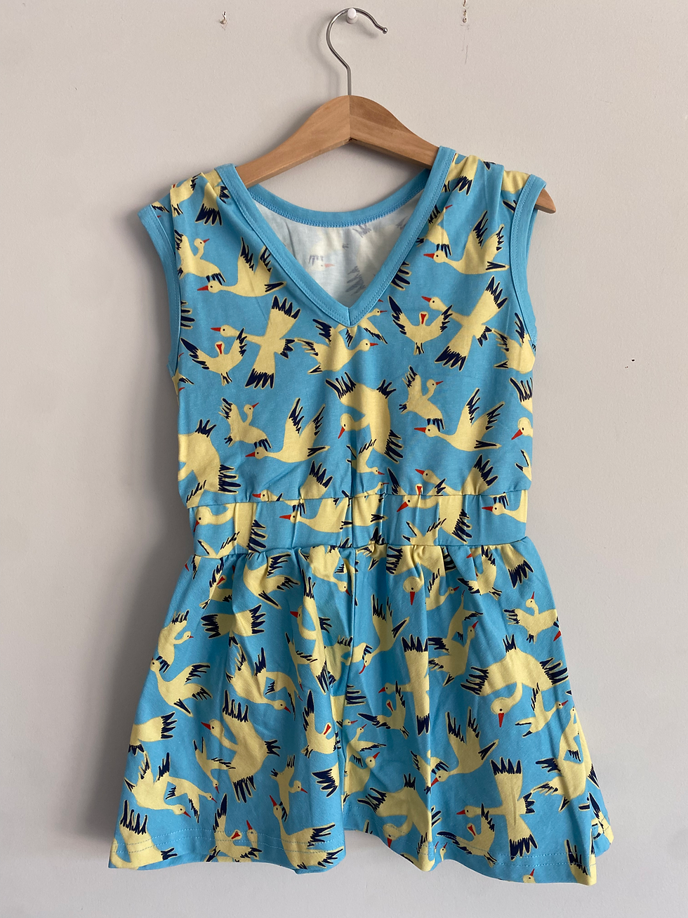 Thumbnail: blauw kleedje vogels baba nieuw 110 & 122