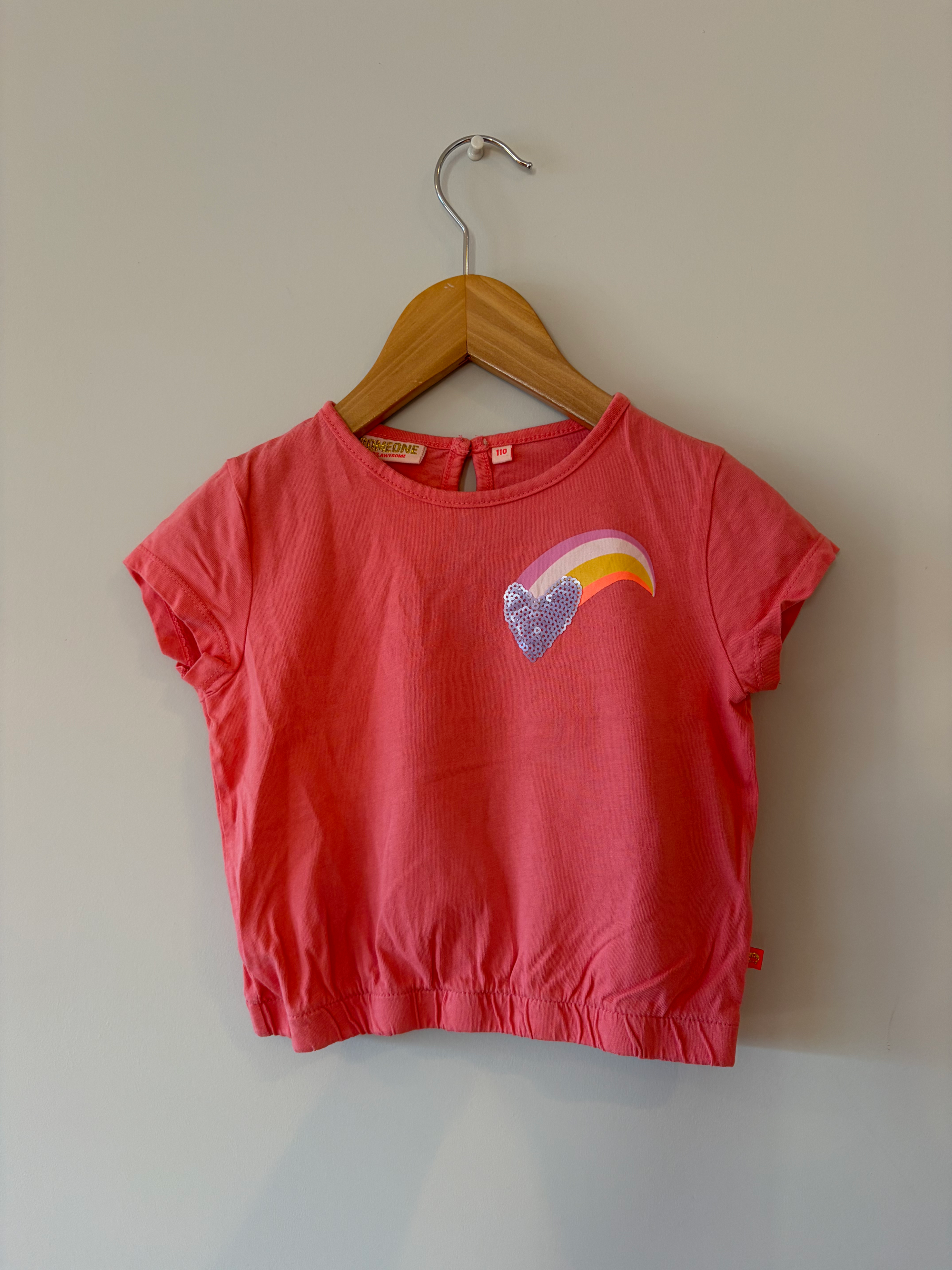 roze t-shirt regenboog someone 110