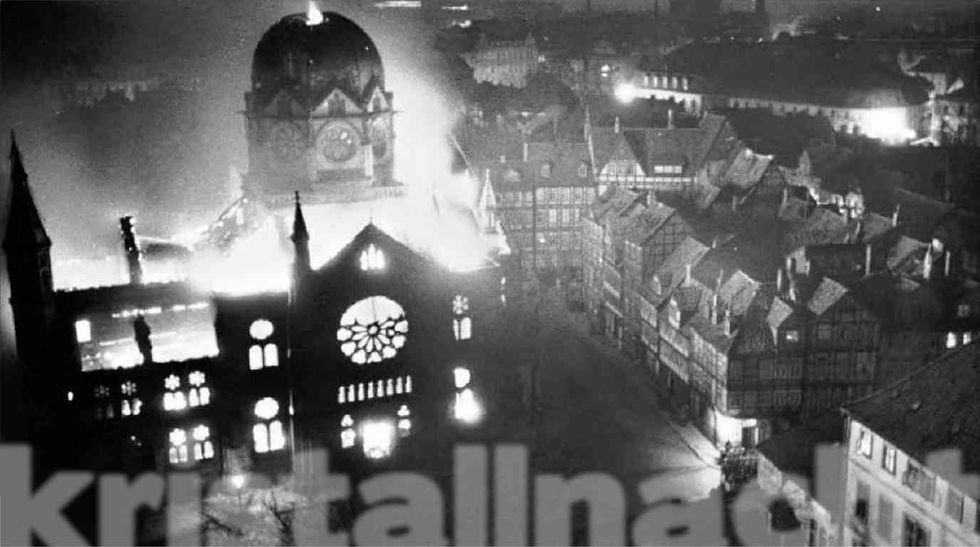 Synagogue burning during Kristallnacht