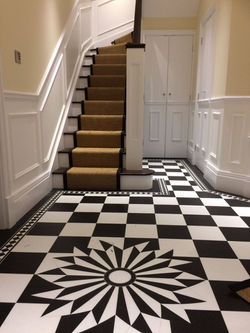 amtico-signature-col-glint-void-and-glint-orb-with-bevelled-diamond-border-and-Apollo-moti
