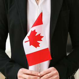 Canada Siết Chặt Kiểm Soát Visa Tạm Trú: Những Thay Đổi Quan Trọng Từ Năm 2025