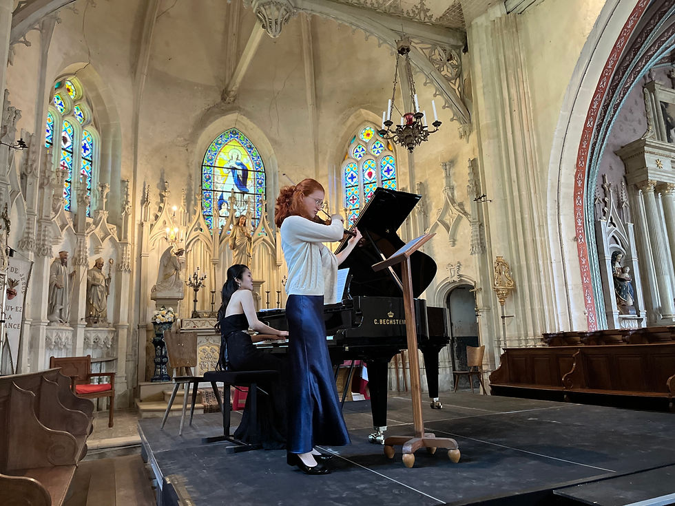 フランス・フラゼでコンサートを行いました。