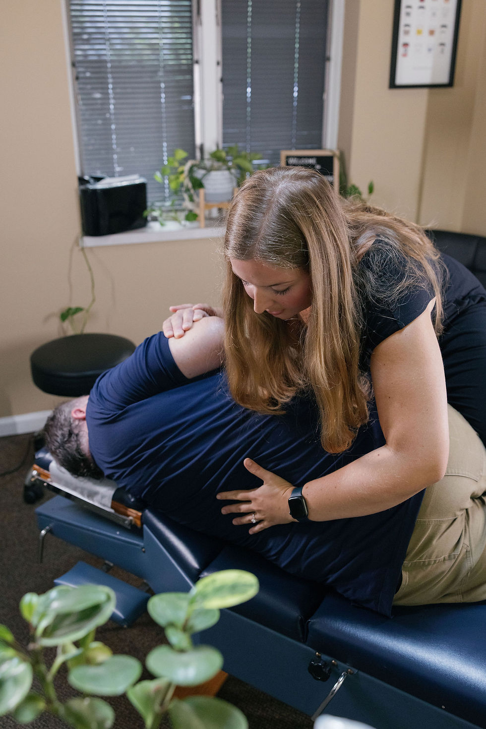 Chiropractor Dr. Ball treats Amherst sciatica patient