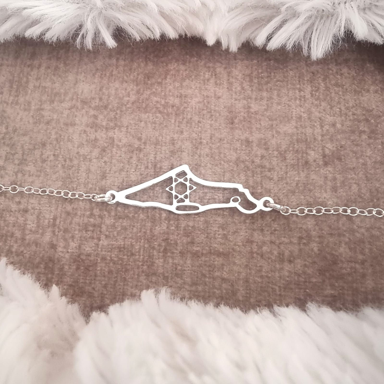 צמיד מפת א"י עם מגן דוד פנימי חלול