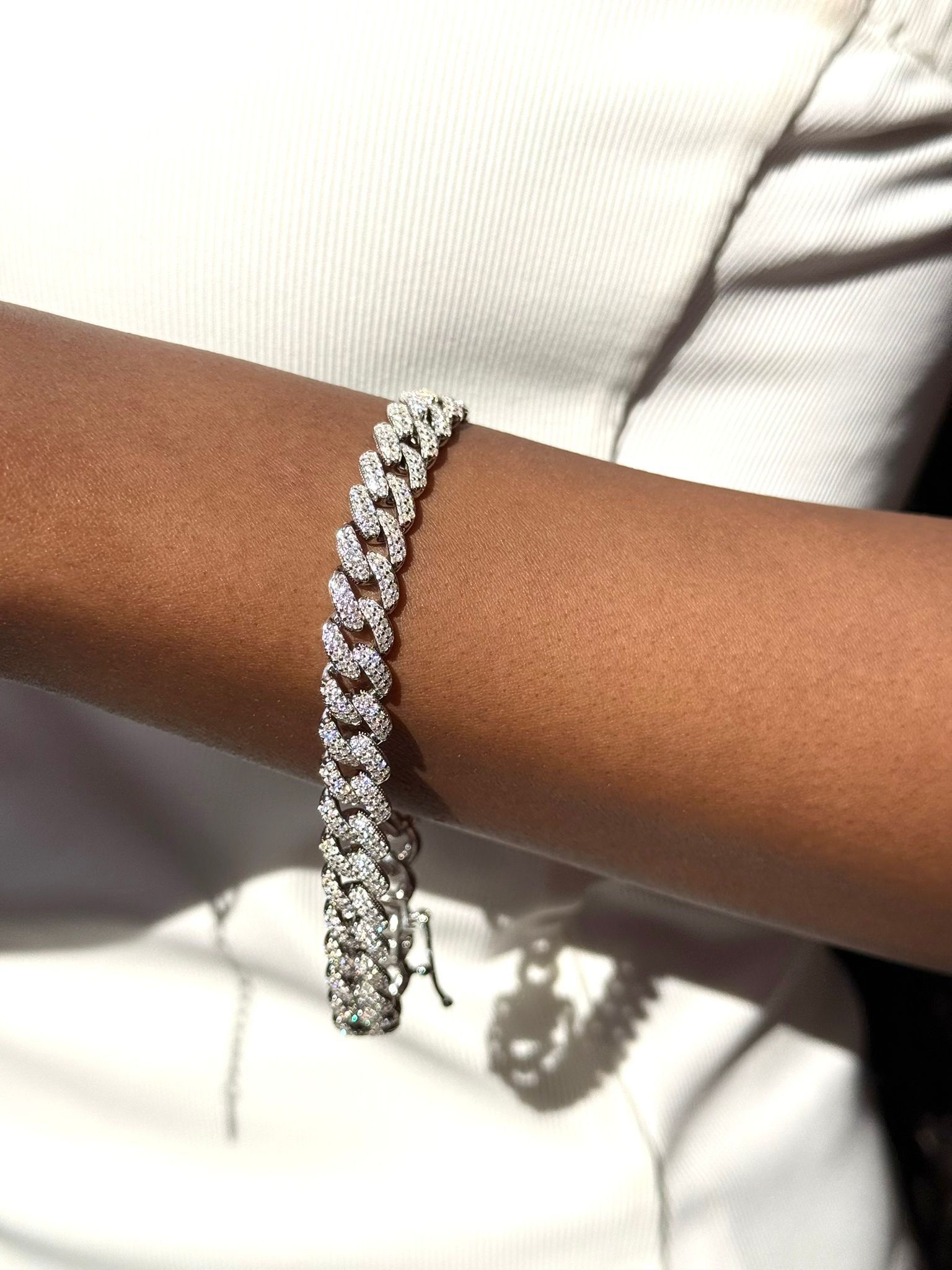 צמיד שיבוץ זרקונים לולאות גדולות